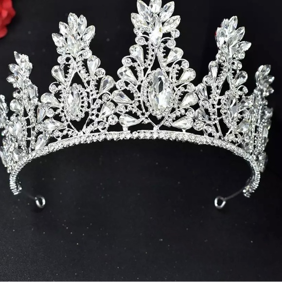 Crown - Picture 1 of 1